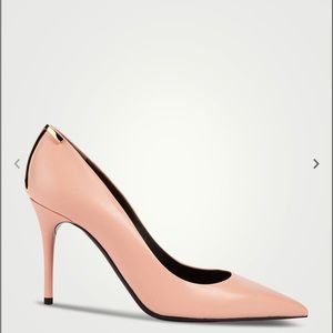 Tom Ford iconic T Leather pumps